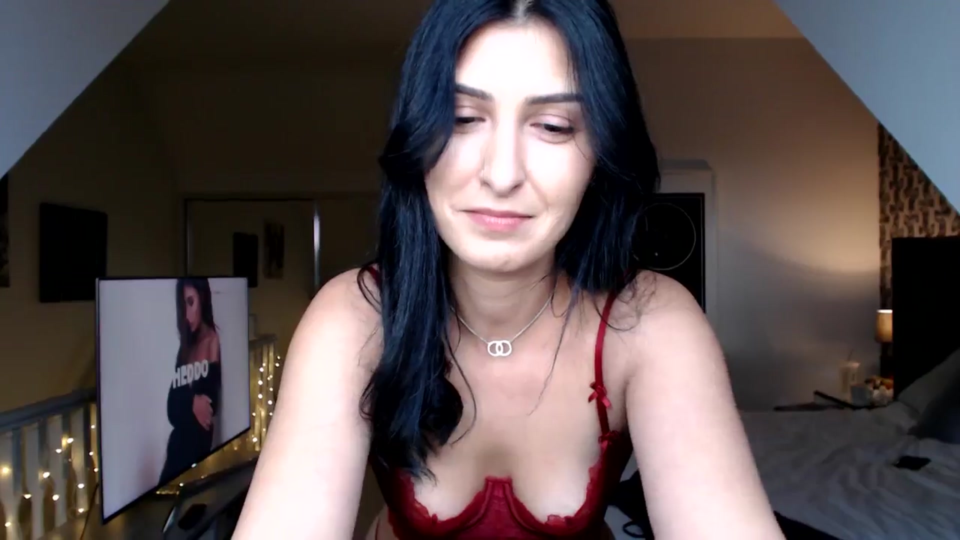 Gallery image thumbnail from LavIson's myfreecams stream on, 12/18/2024, 13:43 image 6 of 20