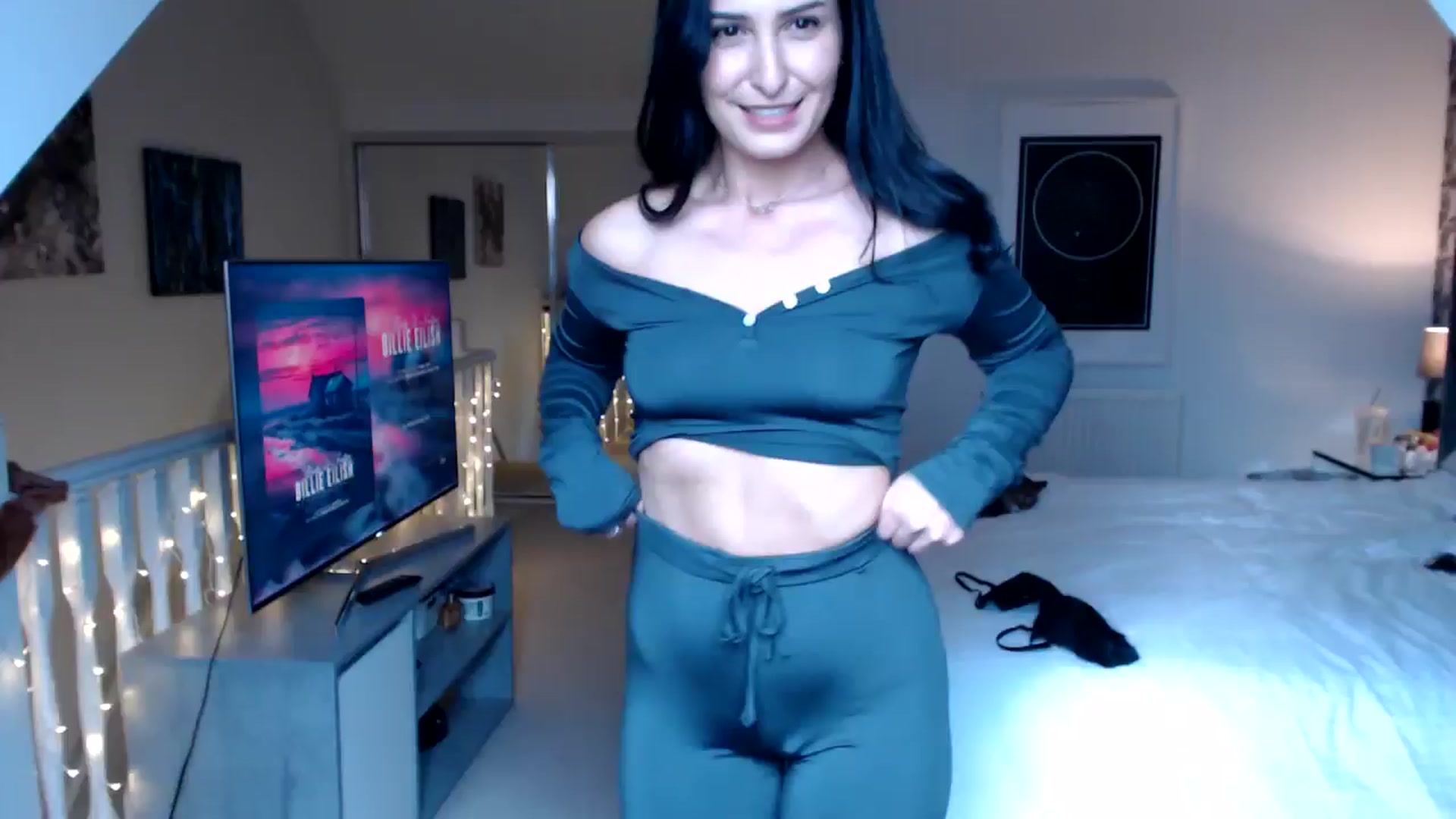 Gallery image thumbnail from LavIson's myfreecams stream on, 12/18/2024, 13:43 image 1 of 20