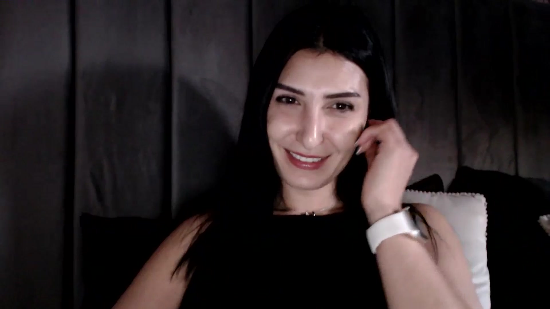 Gallery image thumbnail from LavIson's myfreecams stream on, 01/06/2025, 15:54 image 20 of 20