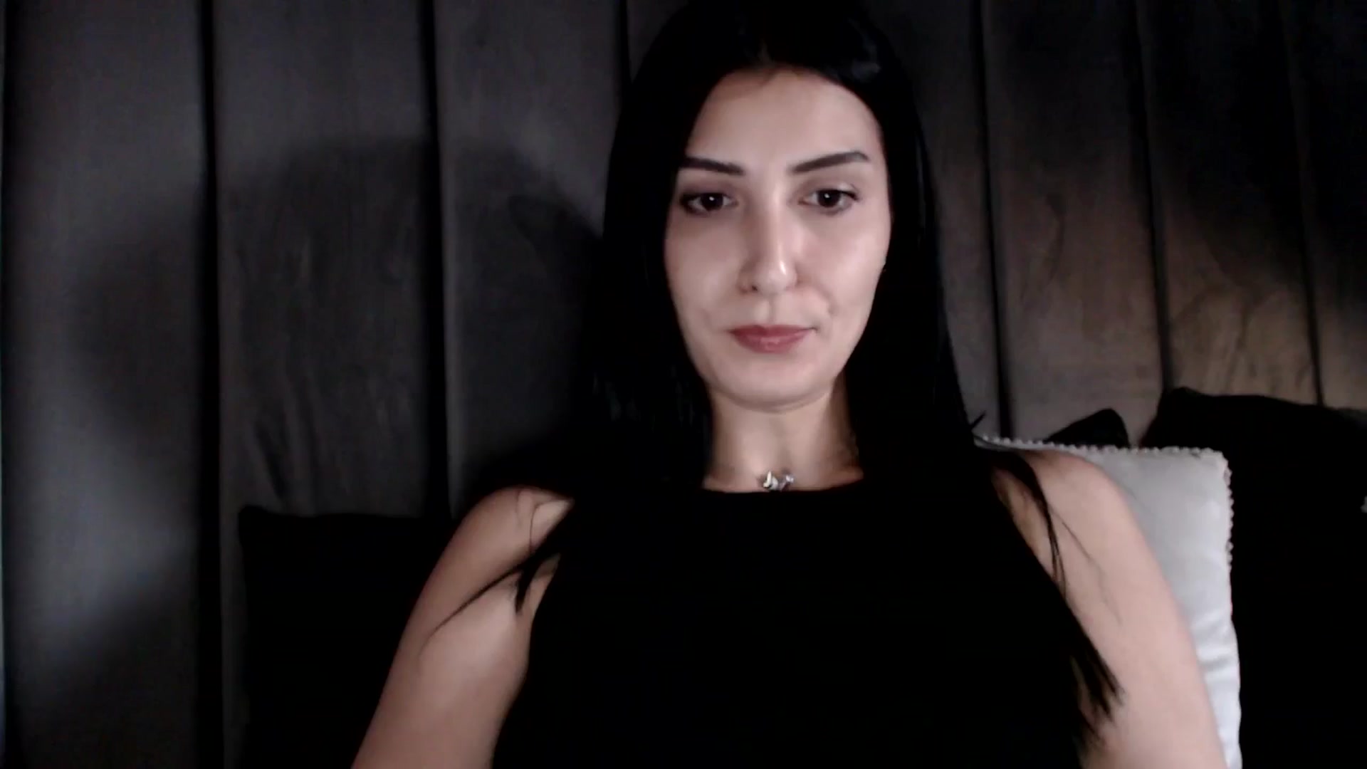 Gallery image thumbnail from LavIson's myfreecams stream on, 01/06/2025, 15:54 image 19 of 20