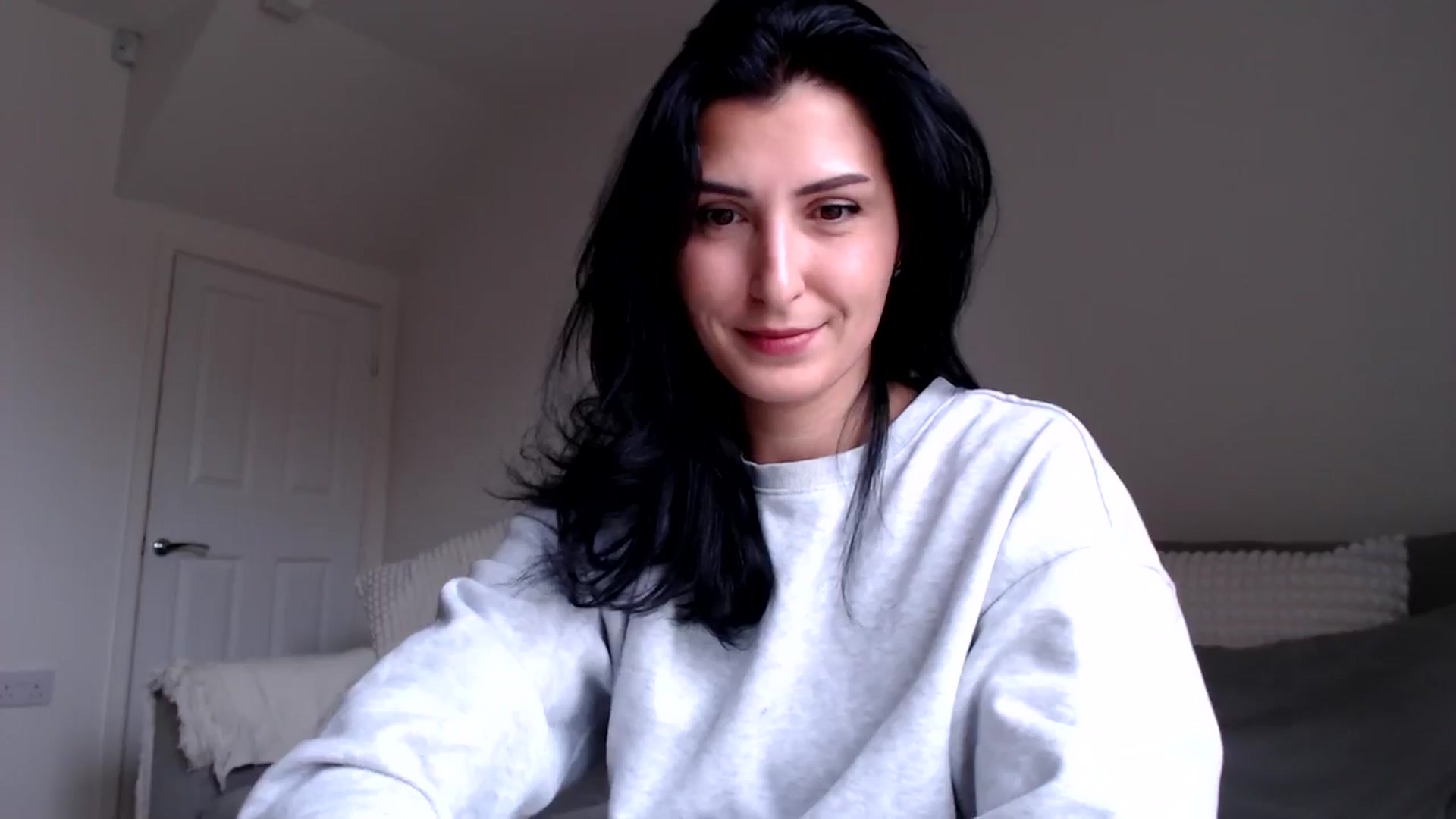 Gallery image thumbnail from LavIson's myfreecams stream on, 01/08/2025, 12:17 image 6 of 20