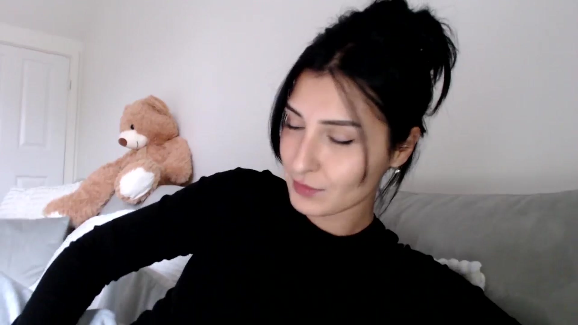 Gallery image thumbnail from LavIson's myfreecams stream on, 01/08/2025, 15:46 image 11 of 20