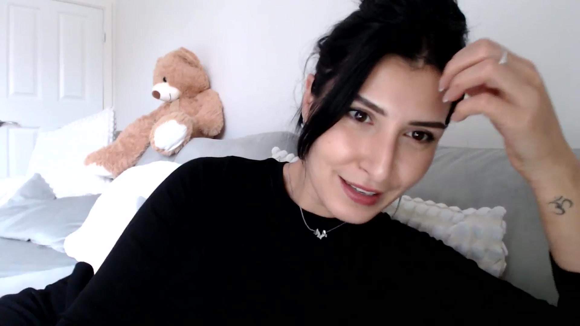 Gallery image thumbnail from LavIson's myfreecams stream on, 01/08/2025, 15:46 image 3 of 20