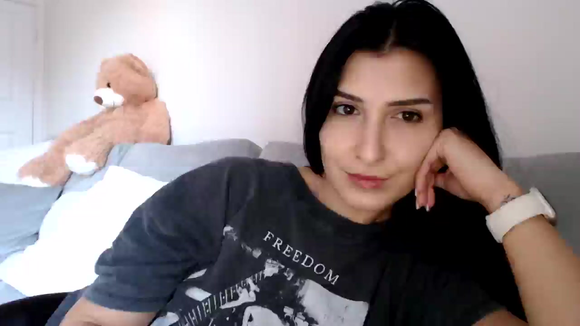 Gallery image thumbnail from LavIson's myfreecams stream on, 01/09/2025, 14:39 image 9 of 20