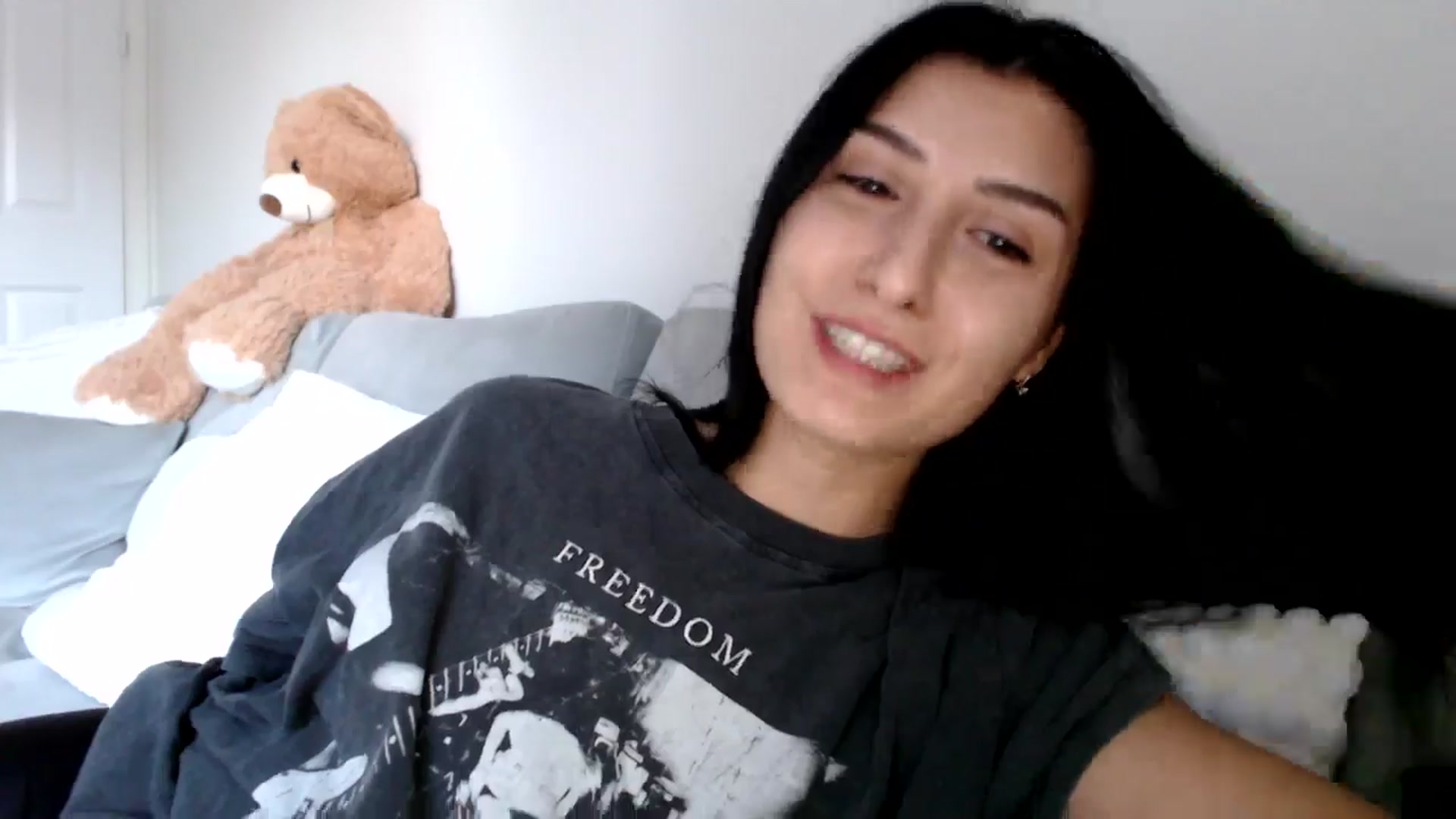 Gallery image thumbnail from LavIson's myfreecams stream on, 01/09/2025, 15:23 image 15 of 20