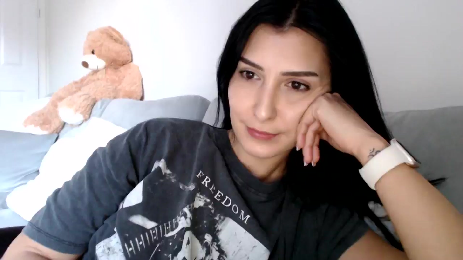 Gallery image thumbnail from LavIson's myfreecams stream on, 01/09/2025, 15:23 image 12 of 20