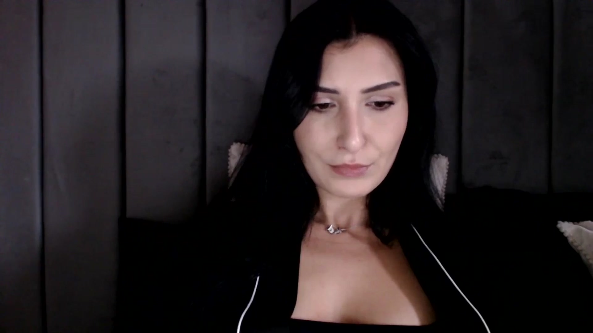 Gallery image thumbnail from LavIson's myfreecams stream on, 01/13/2025, 11:13 image 10 of 20