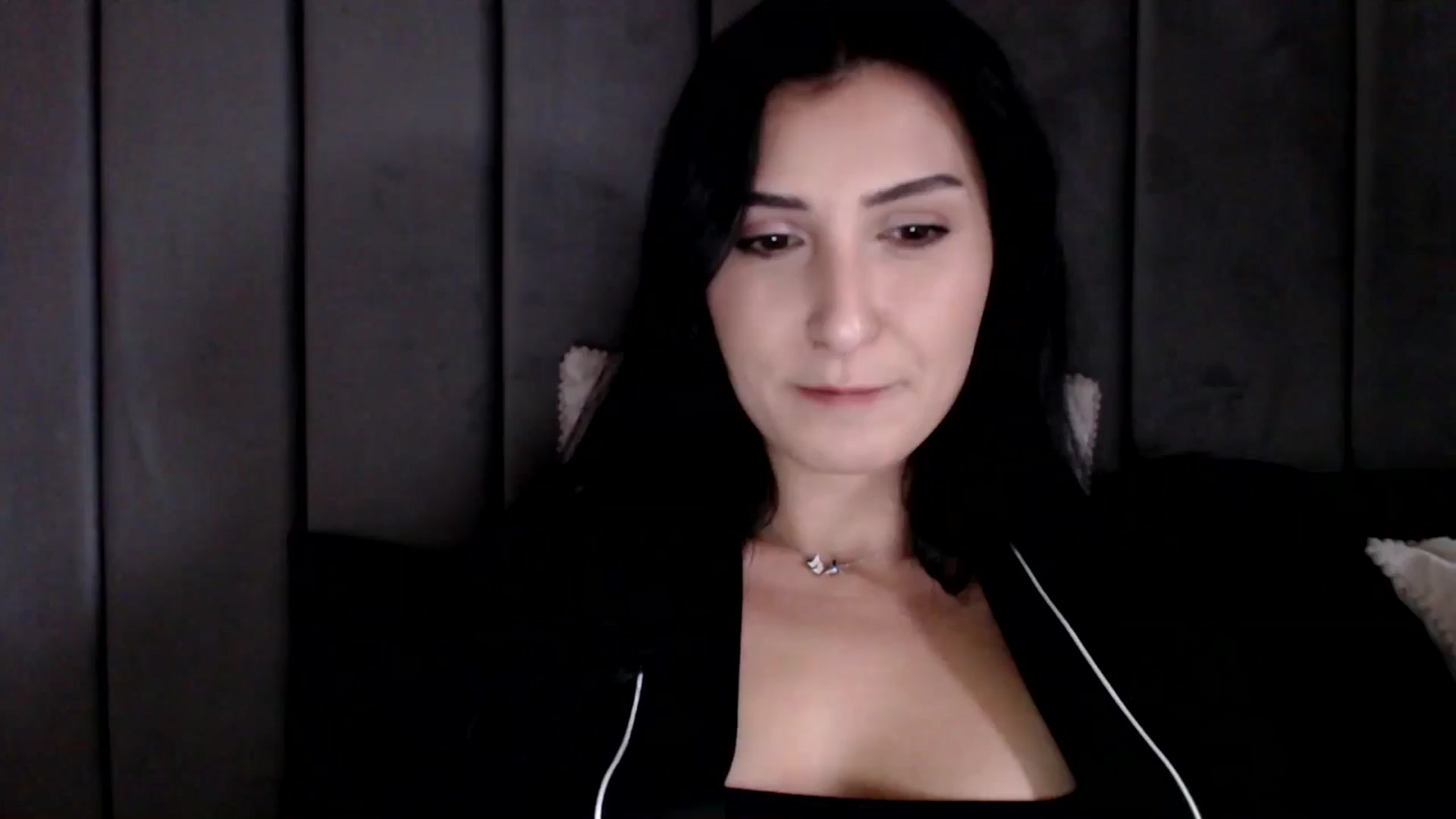 Gallery image thumbnail from LavIson's myfreecams stream on, 01/13/2025, 11:13 image 11 of 20