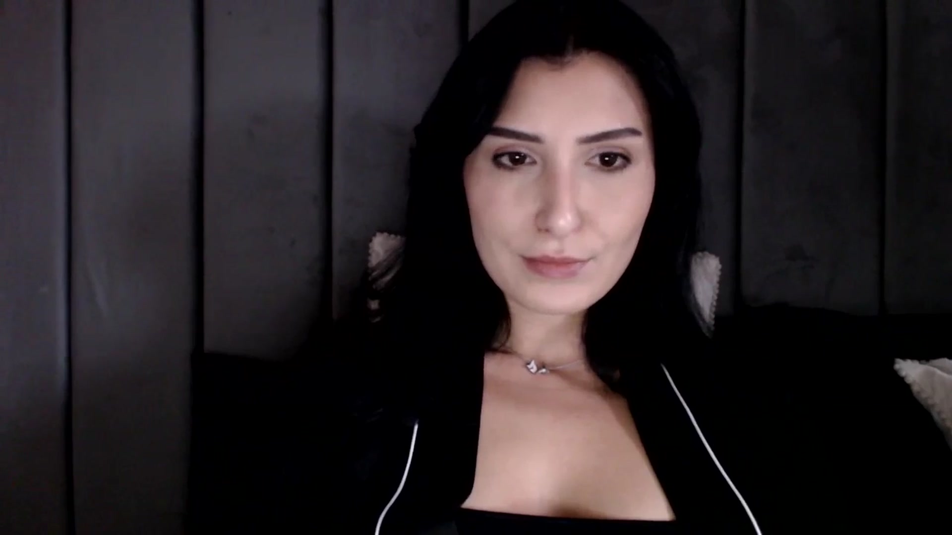 Gallery image thumbnail from LavIson's myfreecams stream on, 01/13/2025, 11:13 image 12 of 20