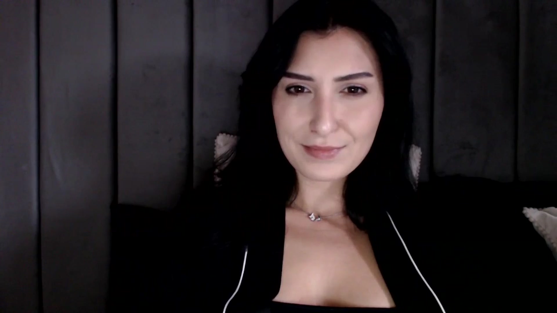 Gallery image thumbnail from LavIson's myfreecams stream on, 01/13/2025, 11:13 image 13 of 20