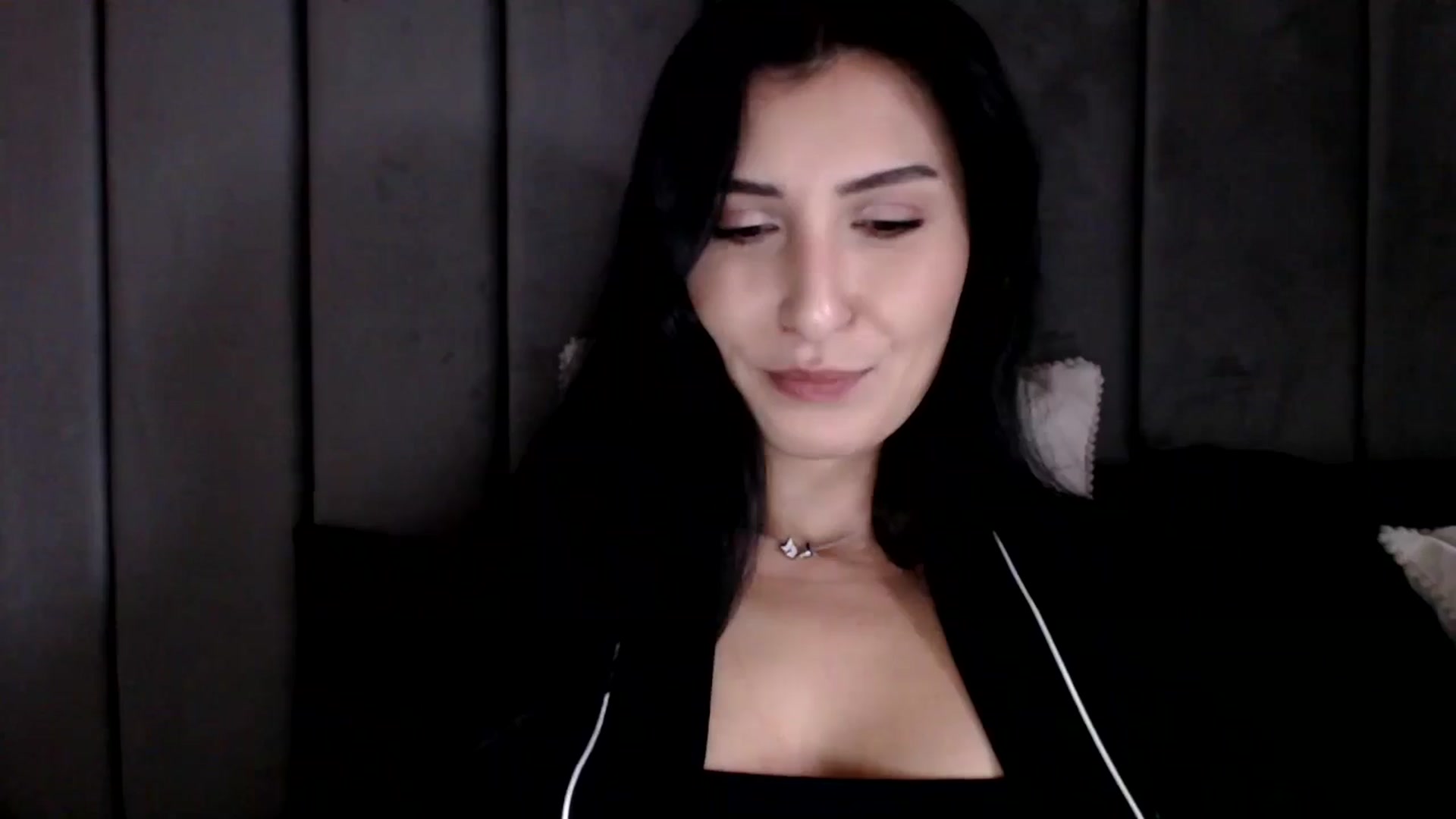Gallery image thumbnail from LavIson's myfreecams stream on, 01/13/2025, 11:13 image 8 of 20