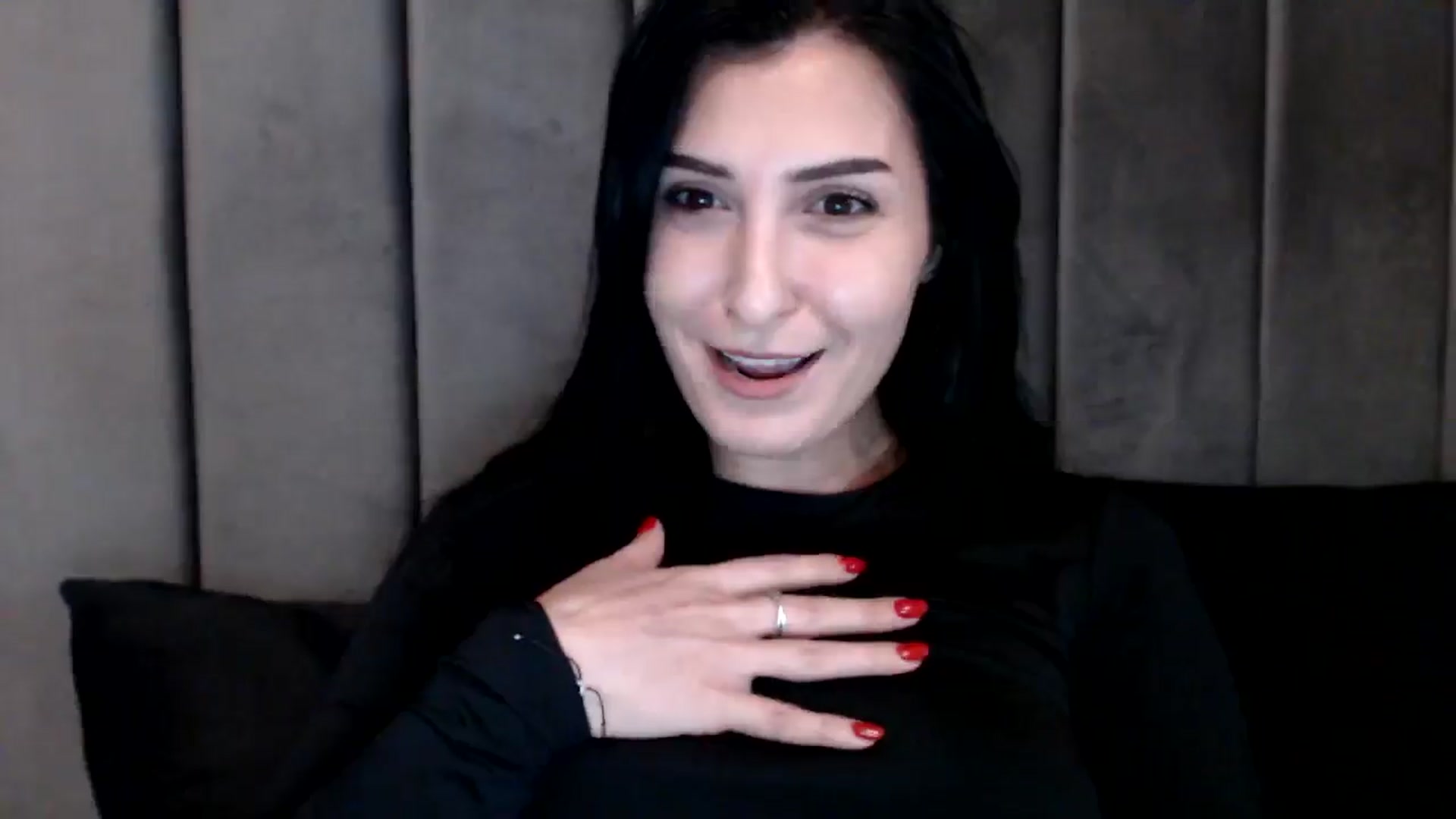 Gallery image thumbnail from LavIson's myfreecams stream on, 01/15/2025, 16:34 image 16 of 20