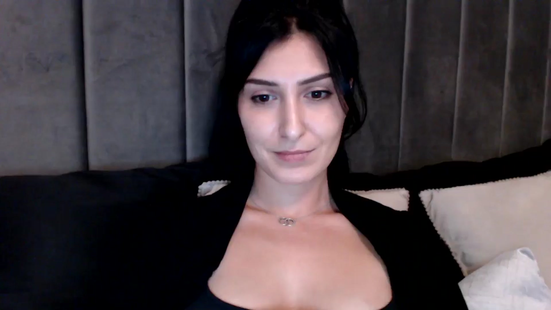 Gallery image thumbnail from LavIson's myfreecams stream on, 01/20/2025, 16:27 image 17 of 20