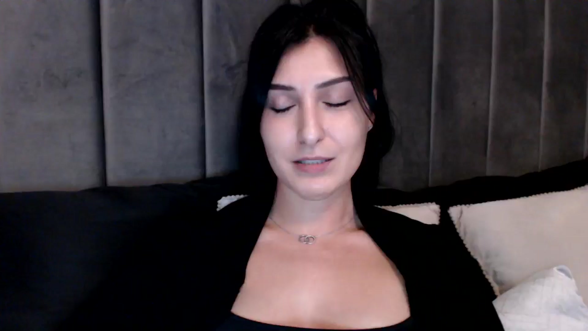 Gallery image thumbnail from LavIson's myfreecams stream on, 01/20/2025, 16:27 image 19 of 20