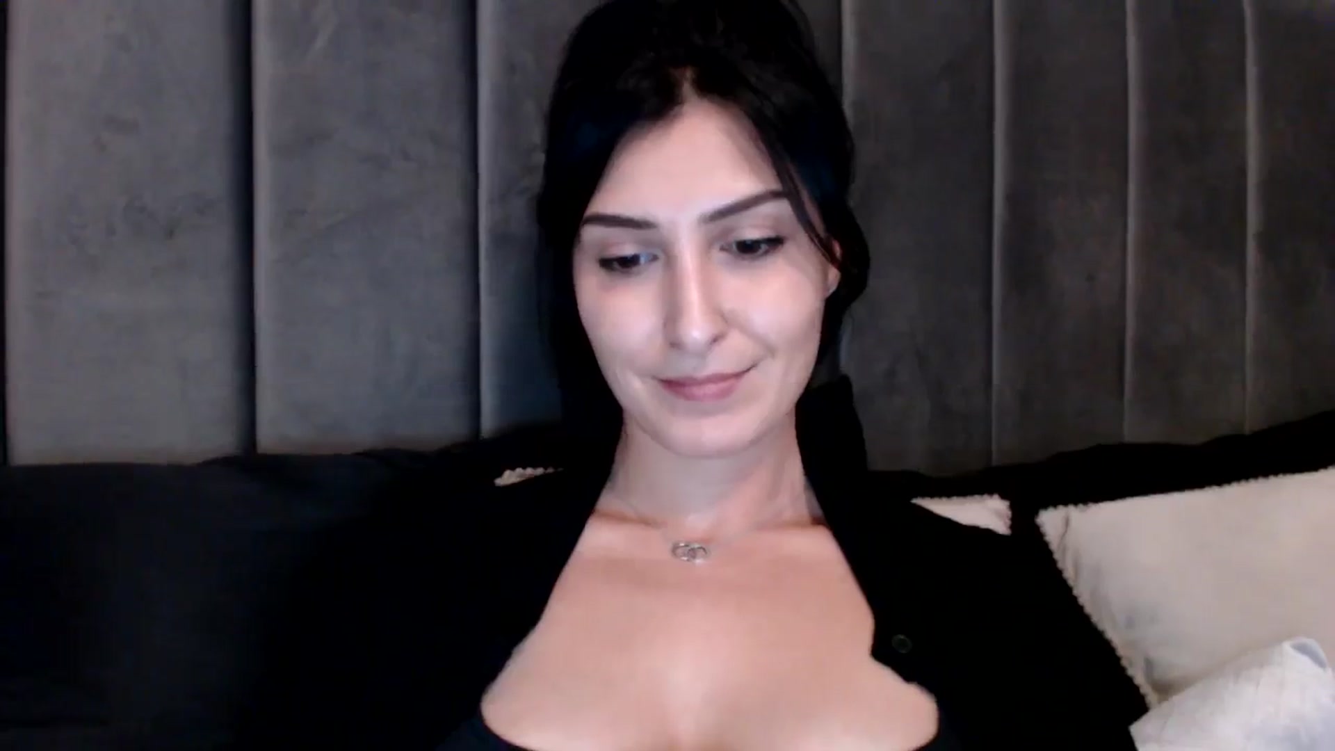Gallery image thumbnail from LavIson's myfreecams stream on, 01/20/2025, 16:27 image 9 of 20