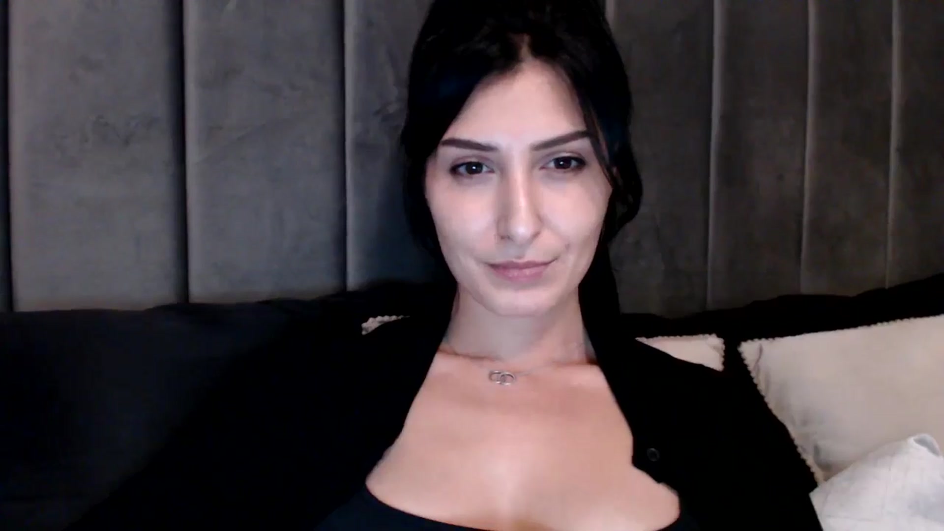 Gallery image thumbnail from LavIson's myfreecams stream on, 01/20/2025, 16:27 image 11 of 20