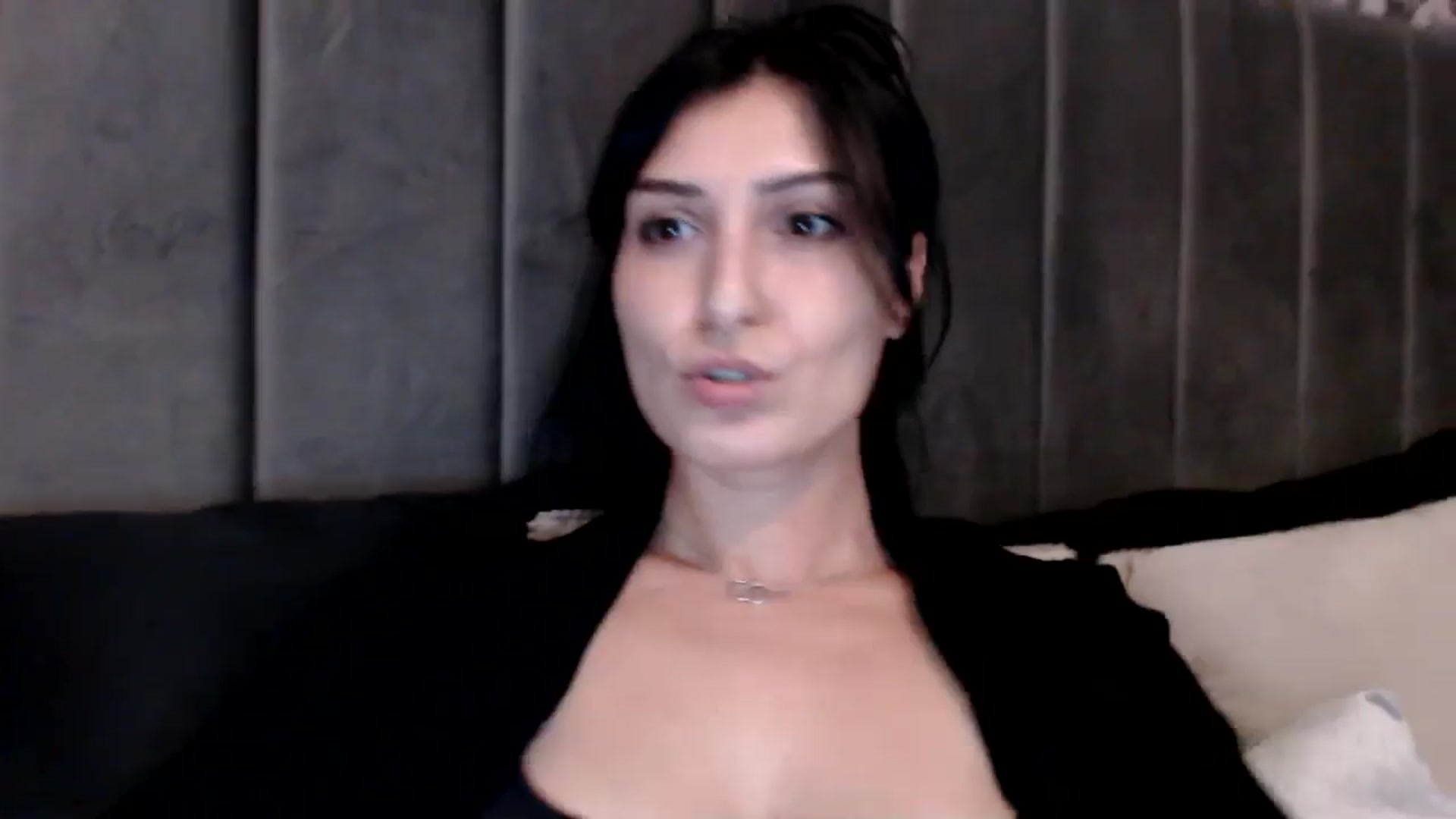 Gallery image thumbnail from LavIson's myfreecams stream on, 01/20/2025, 16:27 image 16 of 20