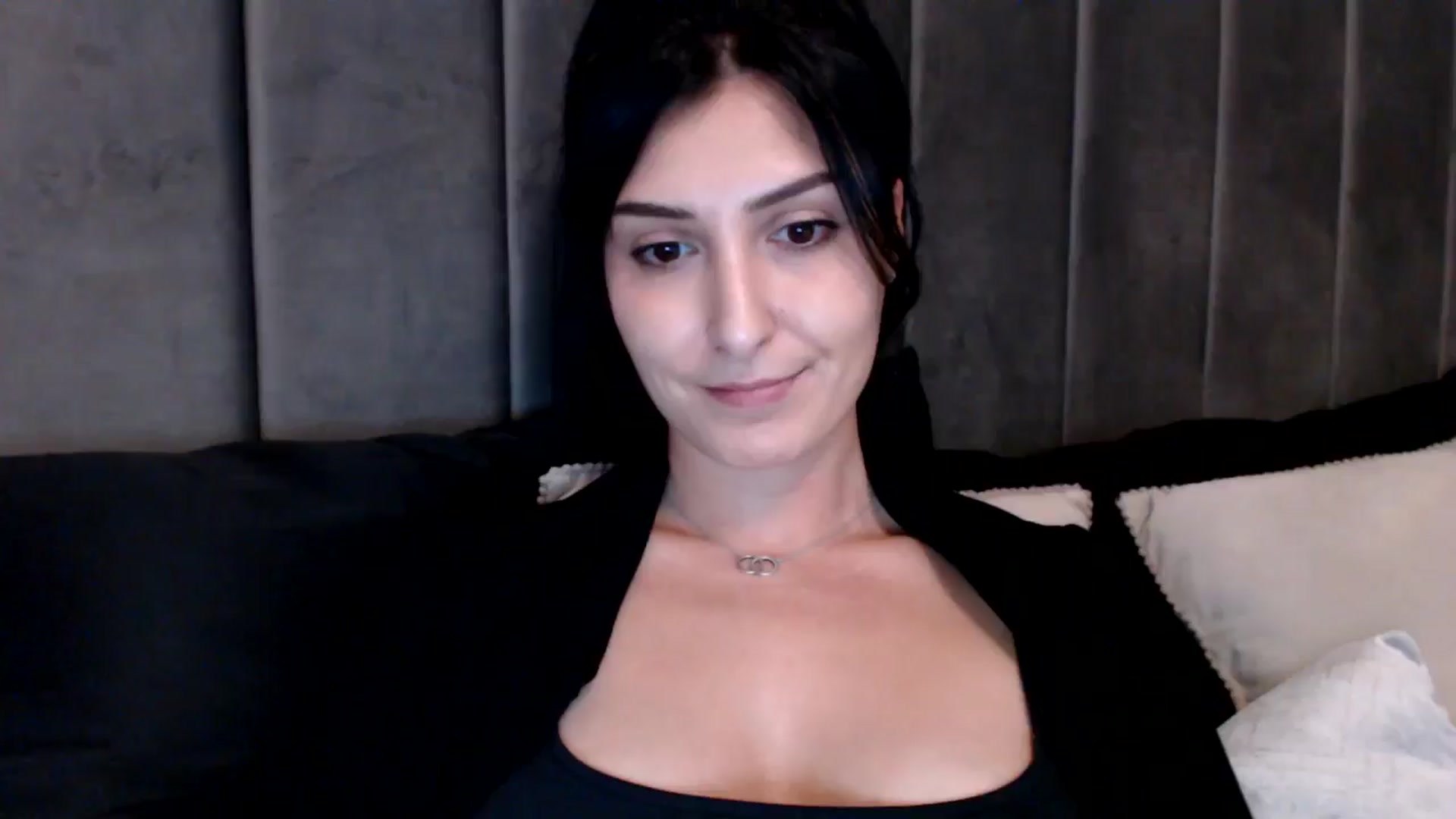 Gallery image thumbnail from LavIson's myfreecams stream on, 01/20/2025, 16:27 image 15 of 20