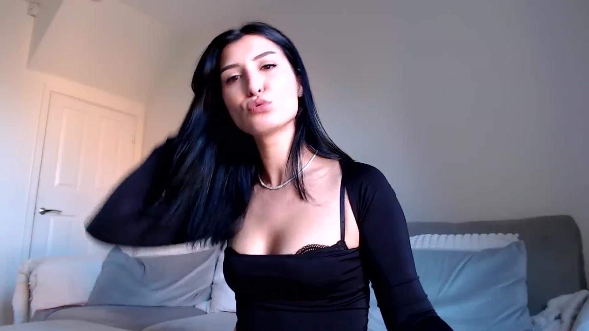 Gallery image thumbnail from LavIson's myfreecams stream on, 01/30/2025, 12:08 image 17 of 20