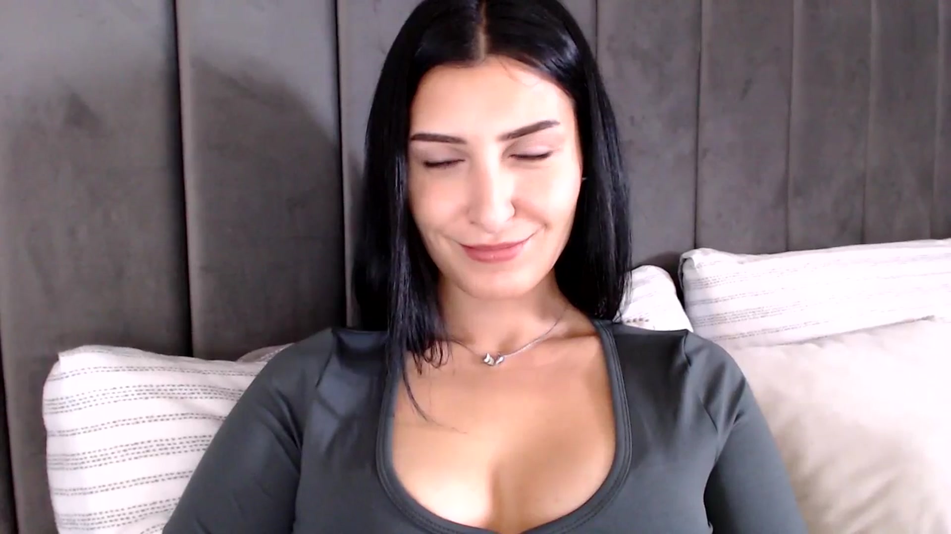 Gallery image thumbnail from LavIson's myfreecams stream on, 02/05/2025, 12:10 image 5 of 20