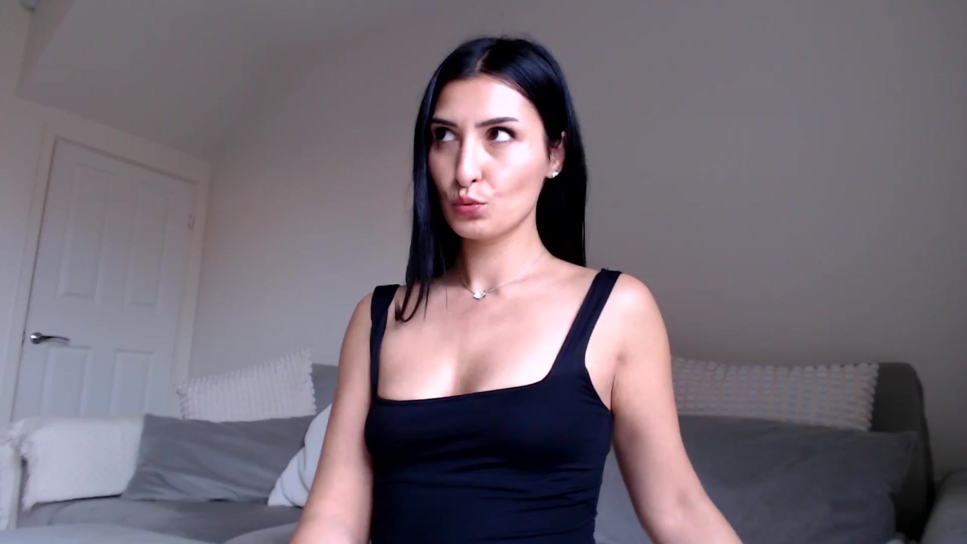 Gallery image thumbnail from LavIson's myfreecams stream on, 02/06/2025, 14:12 image 9 of 20