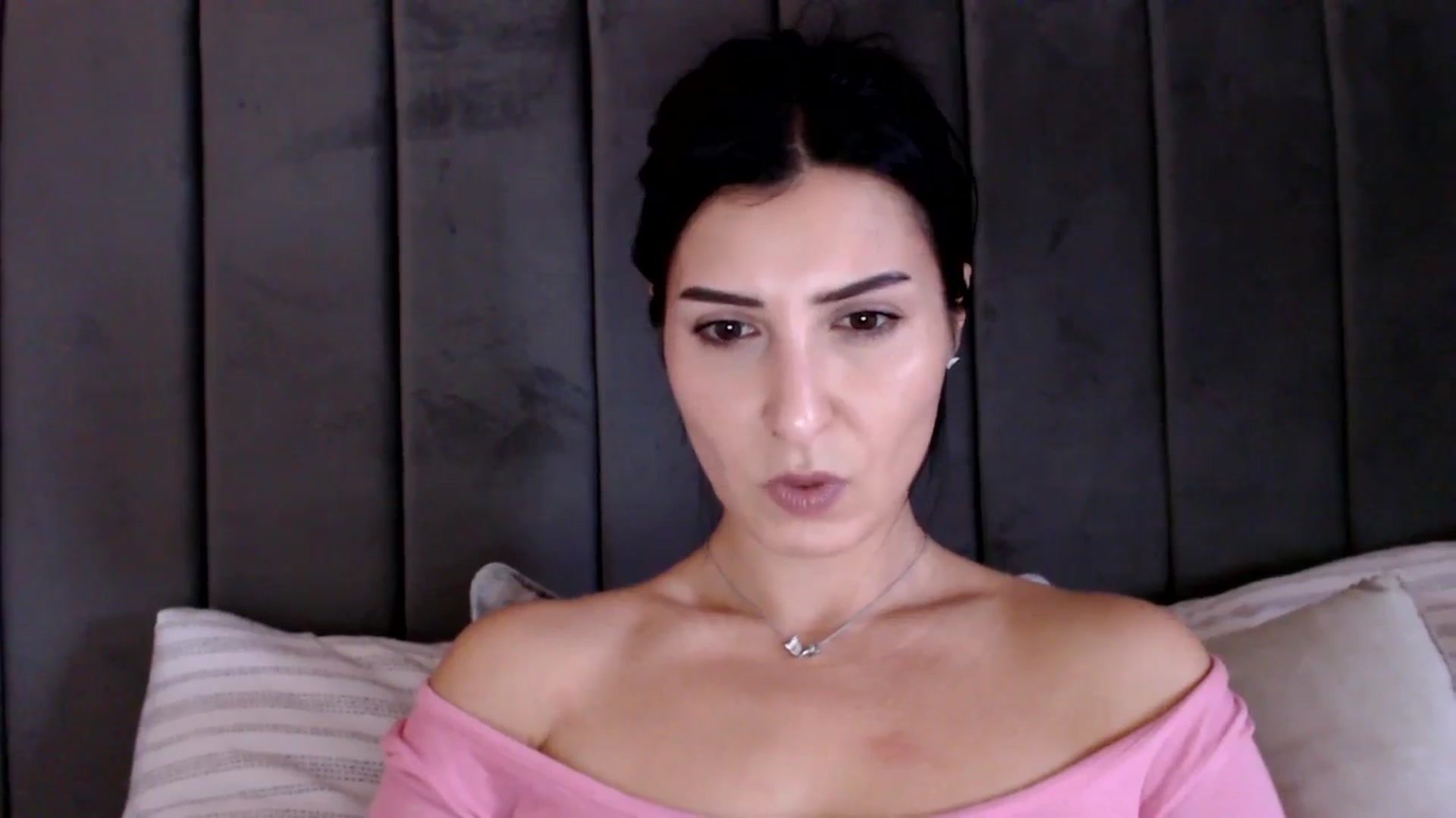 Gallery image thumbnail from LavIson's myfreecams stream on, 02/07/2025, 12:25 image 14 of 20