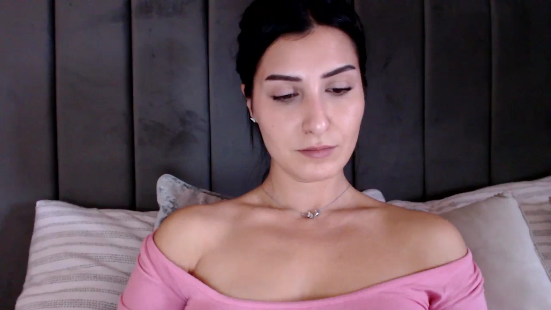 Gallery image thumbnail from LavIson's myfreecams stream on, 02/07/2025, 12:25 image 2 of 20