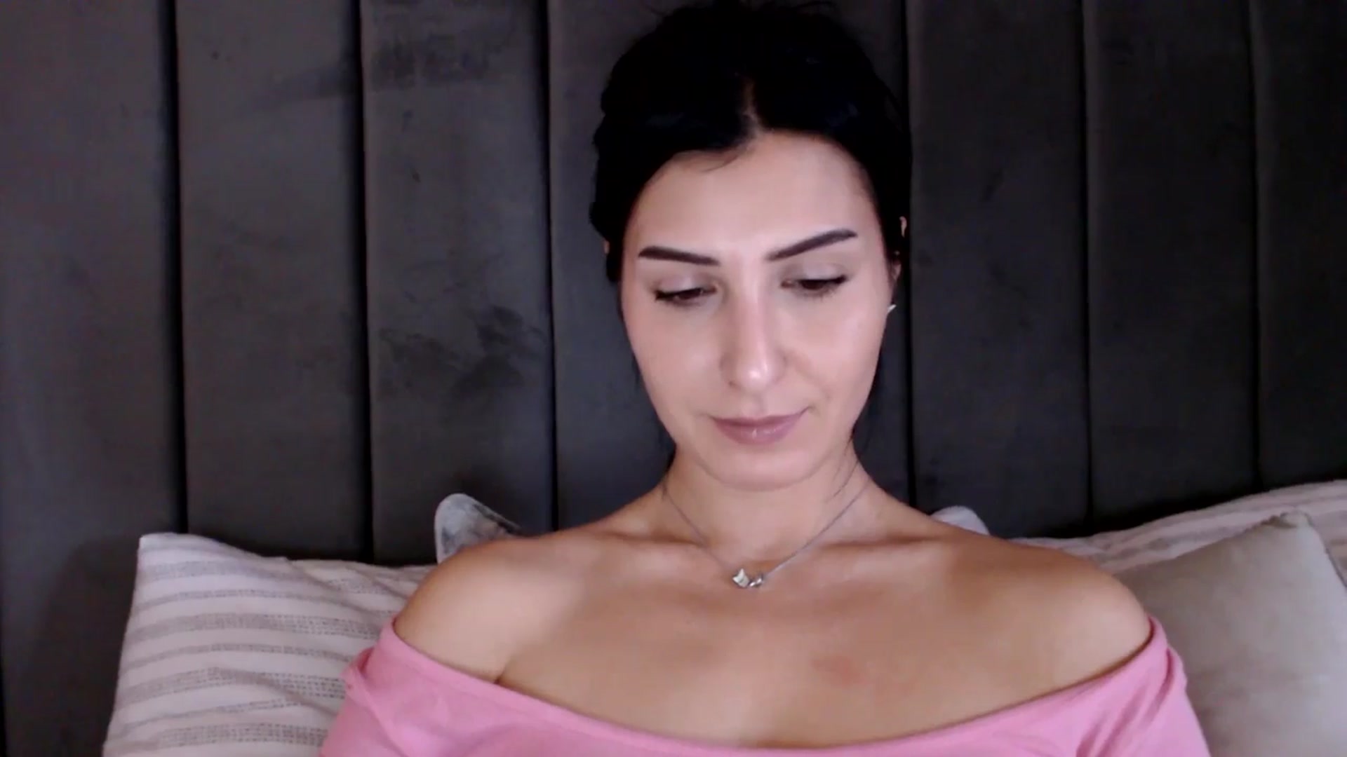 Gallery image thumbnail from LavIson's myfreecams stream on, 02/07/2025, 12:25 image 11 of 20