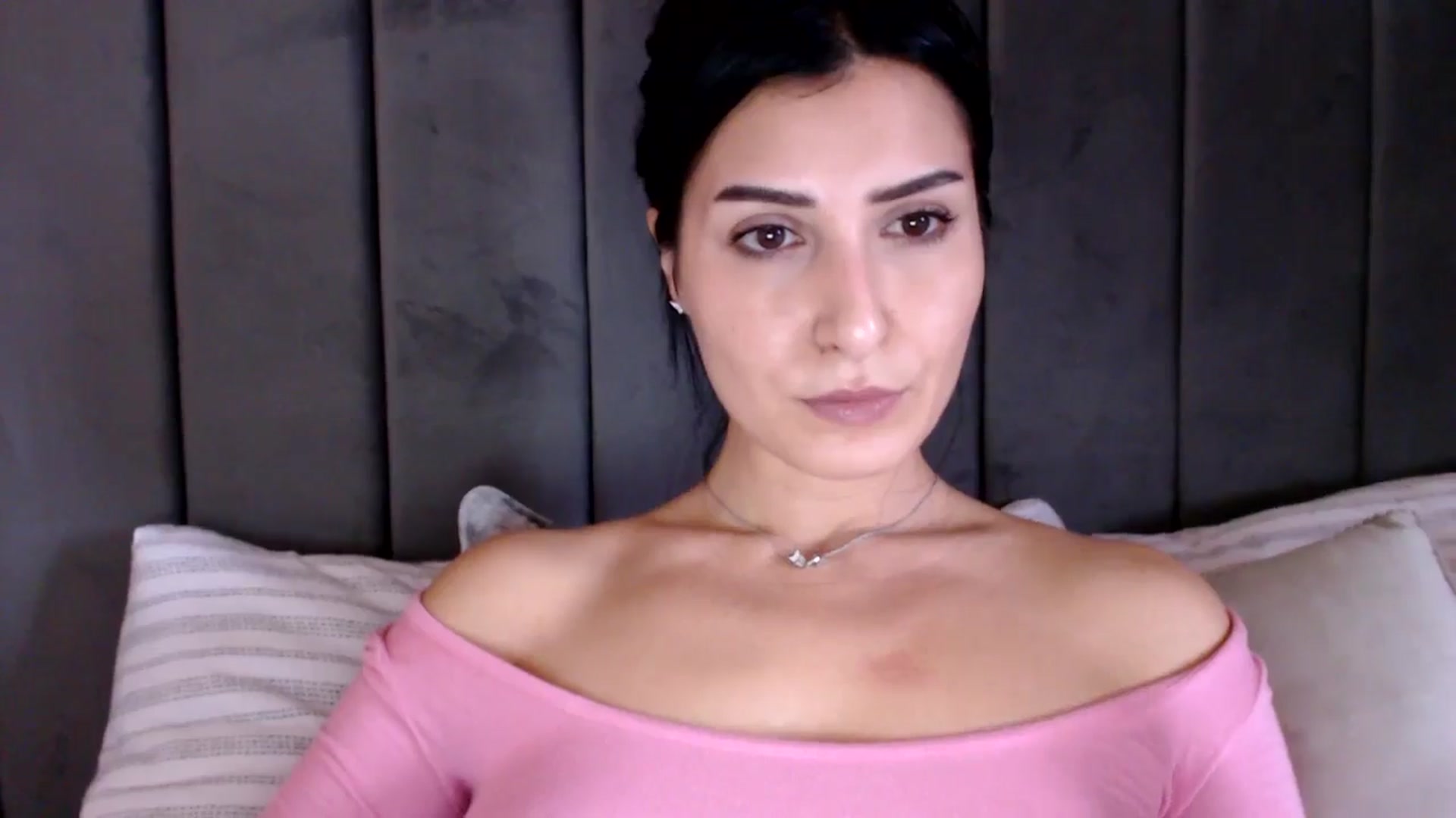 Gallery image thumbnail from LavIson's myfreecams stream on, 02/07/2025, 12:25 image 16 of 20