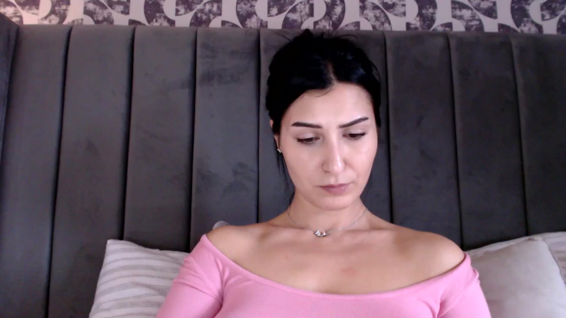 Gallery image thumbnail from LavIson's myfreecams stream on, 02/07/2025, 12:25 image 19 of 20