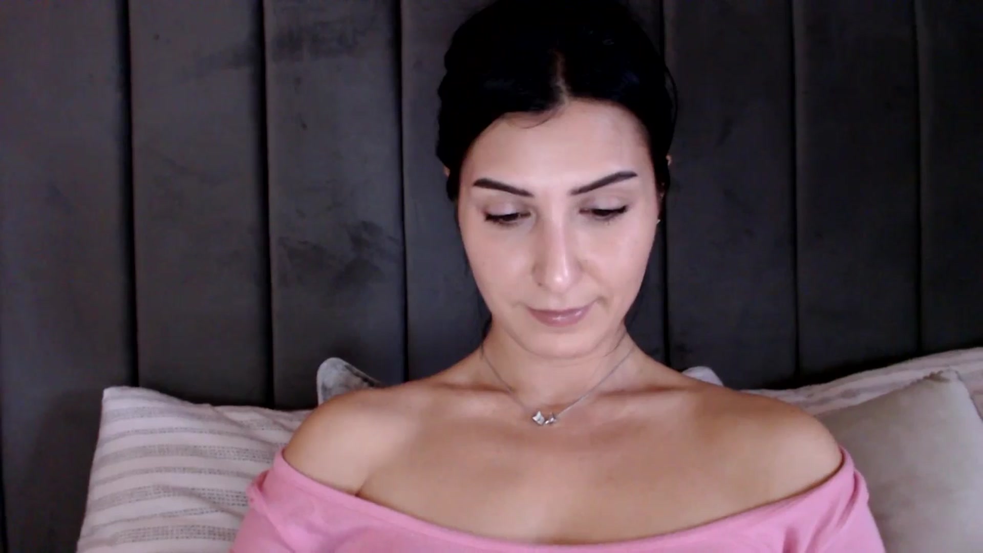 Gallery image thumbnail from LavIson's myfreecams stream on, 02/07/2025, 12:25 image 10 of 20