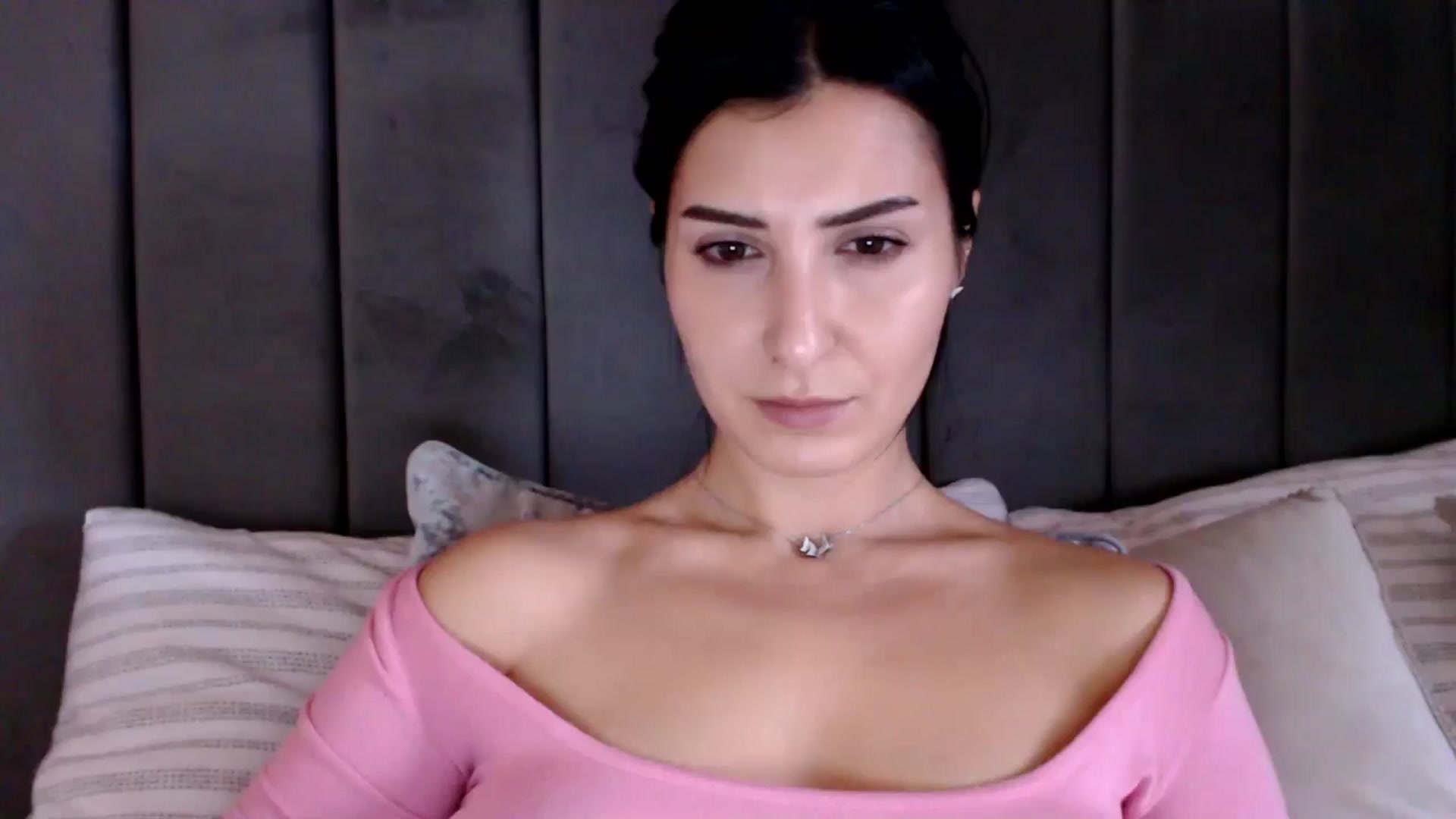 Gallery image thumbnail from LavIson's myfreecams stream on, 02/07/2025, 12:25 image 4 of 20