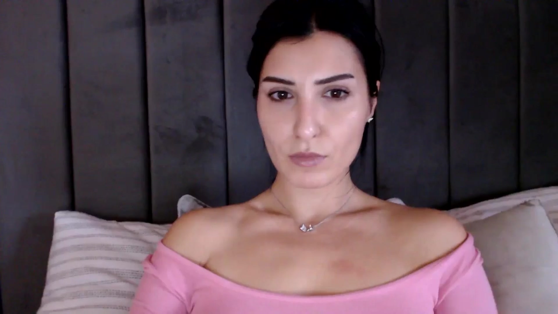 Gallery image thumbnail from LavIson's myfreecams stream on, 02/07/2025, 12:25 image 12 of 20