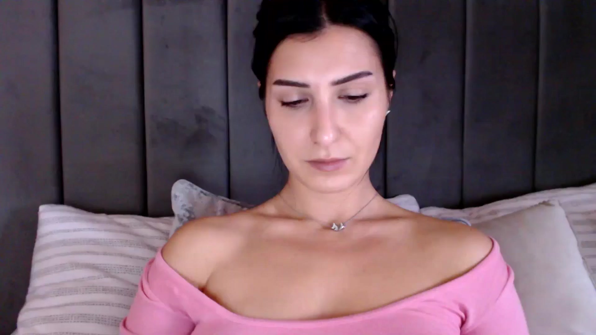 Gallery image thumbnail from LavIson's myfreecams stream on, 02/07/2025, 12:25 image 1 of 20