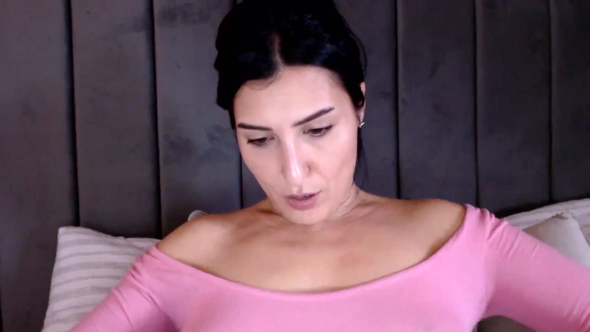 Gallery image thumbnail from LavIson's myfreecams stream on, 02/07/2025, 12:25 image 17 of 20
