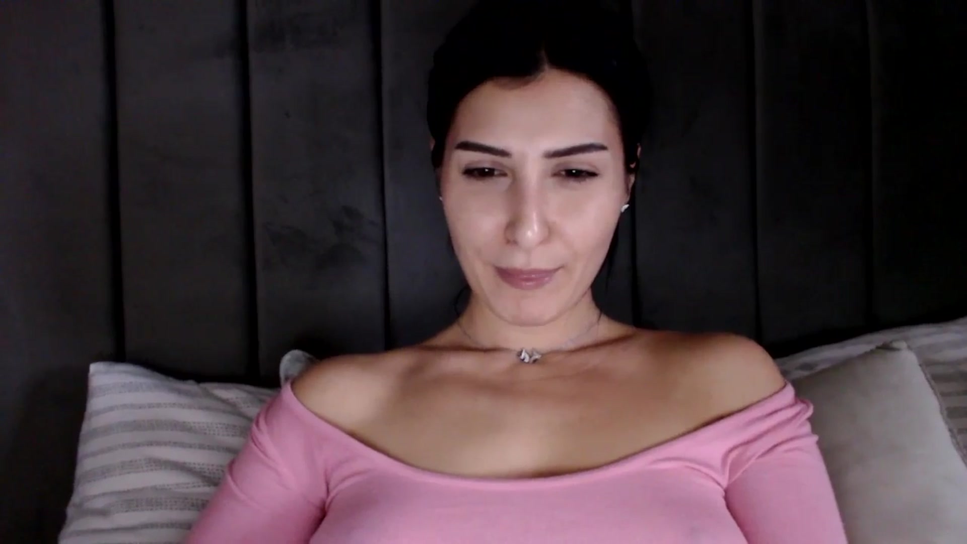 Gallery image thumbnail from LavIson's myfreecams stream on, 02/07/2025, 13:29 image 17 of 20