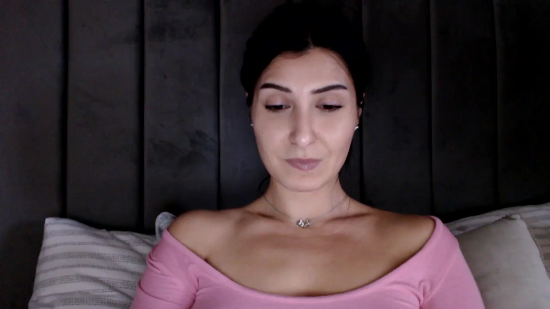 Gallery image thumbnail from LavIson's myfreecams stream on, 02/07/2025, 13:29 image 14 of 20