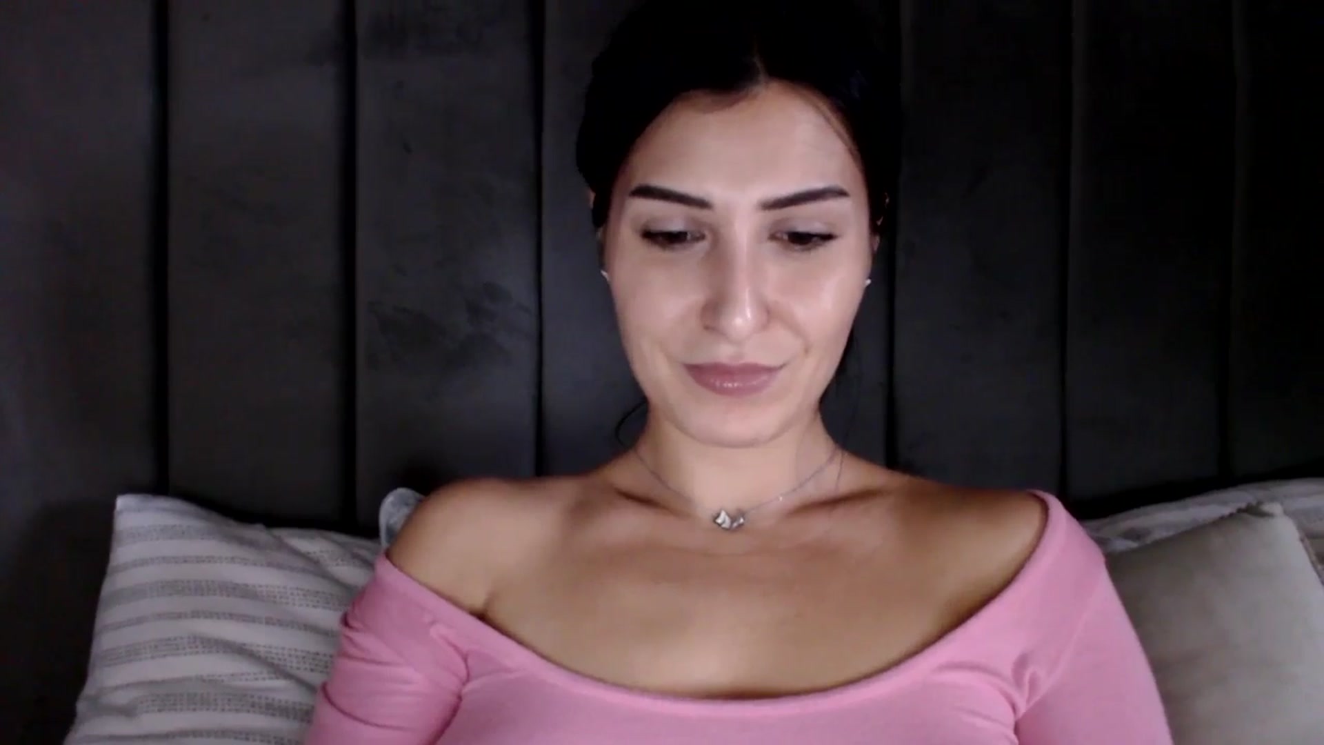 Gallery image thumbnail from LavIson's myfreecams stream on, 02/07/2025, 13:29 image 6 of 20