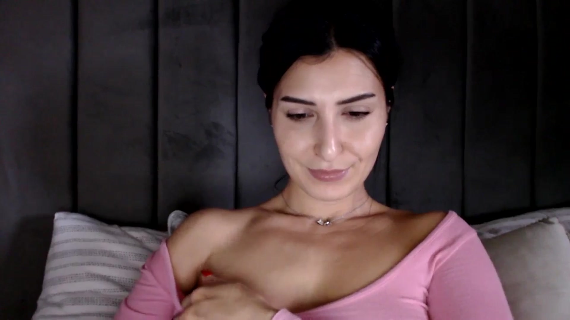 Gallery image thumbnail from LavIson's myfreecams stream on, 02/07/2025, 13:29 image 5 of 20