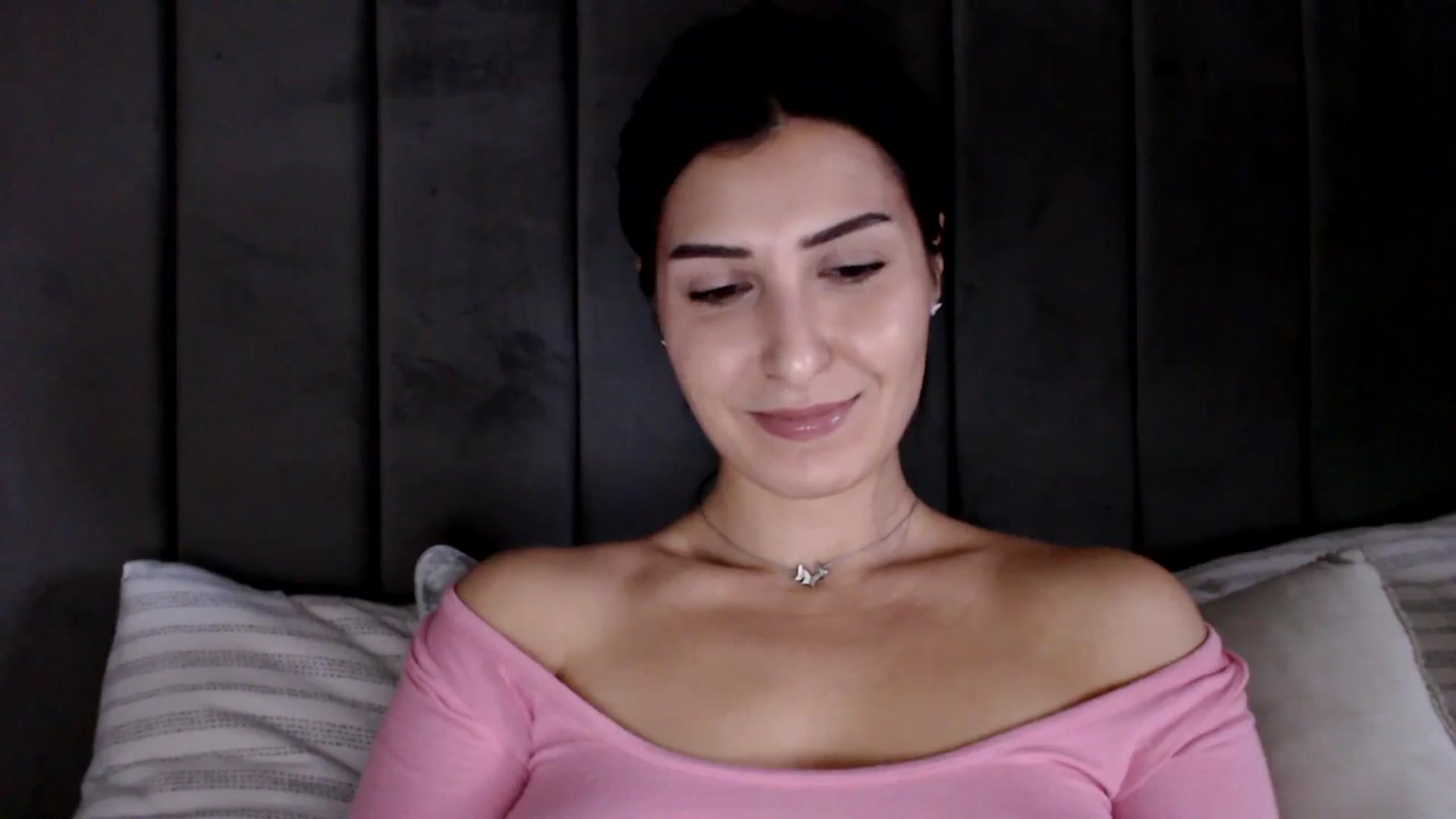 Gallery image thumbnail from LavIson's myfreecams stream on, 02/07/2025, 13:29 image 19 of 20