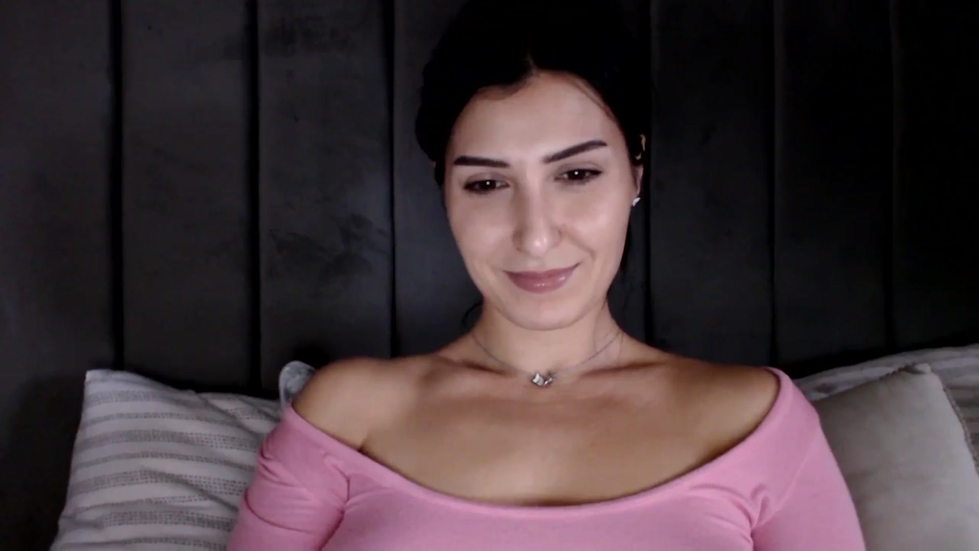 Gallery image thumbnail from LavIson's myfreecams stream on, 02/07/2025, 13:29 image 8 of 20