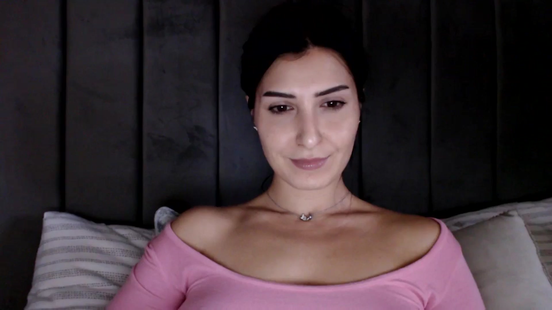 Gallery image thumbnail from LavIson's myfreecams stream on, 02/07/2025, 13:29 image 12 of 20