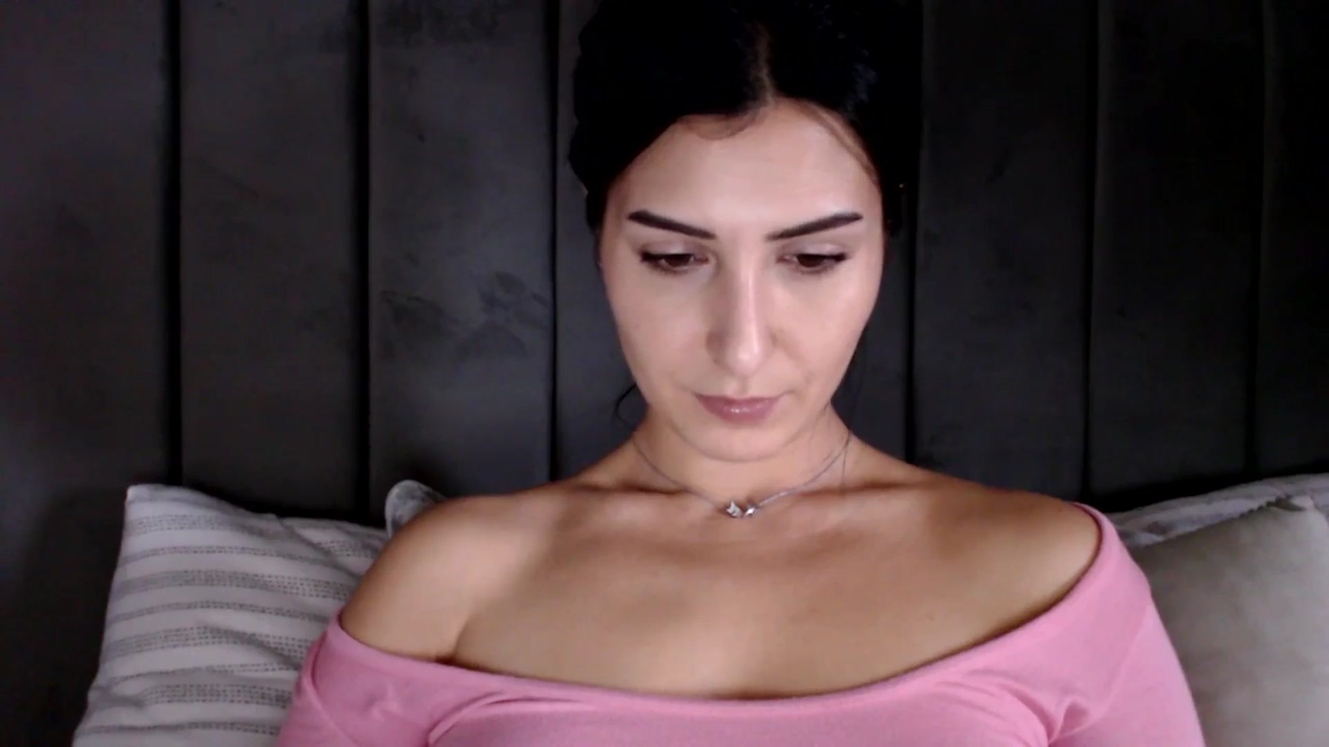 Gallery image thumbnail from LavIson's myfreecams stream on, 02/07/2025, 13:29 image 4 of 20
