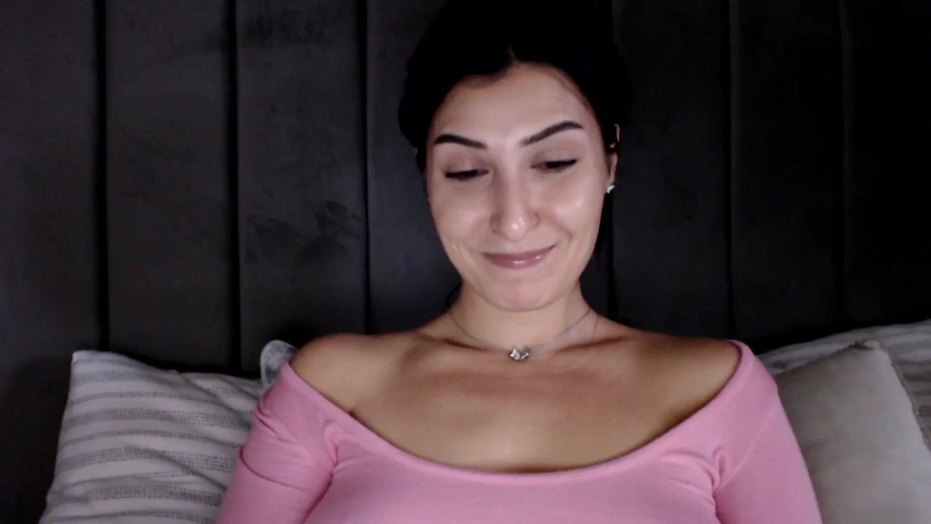 Gallery image thumbnail from LavIson's myfreecams stream on, 02/07/2025, 13:29 image 15 of 20