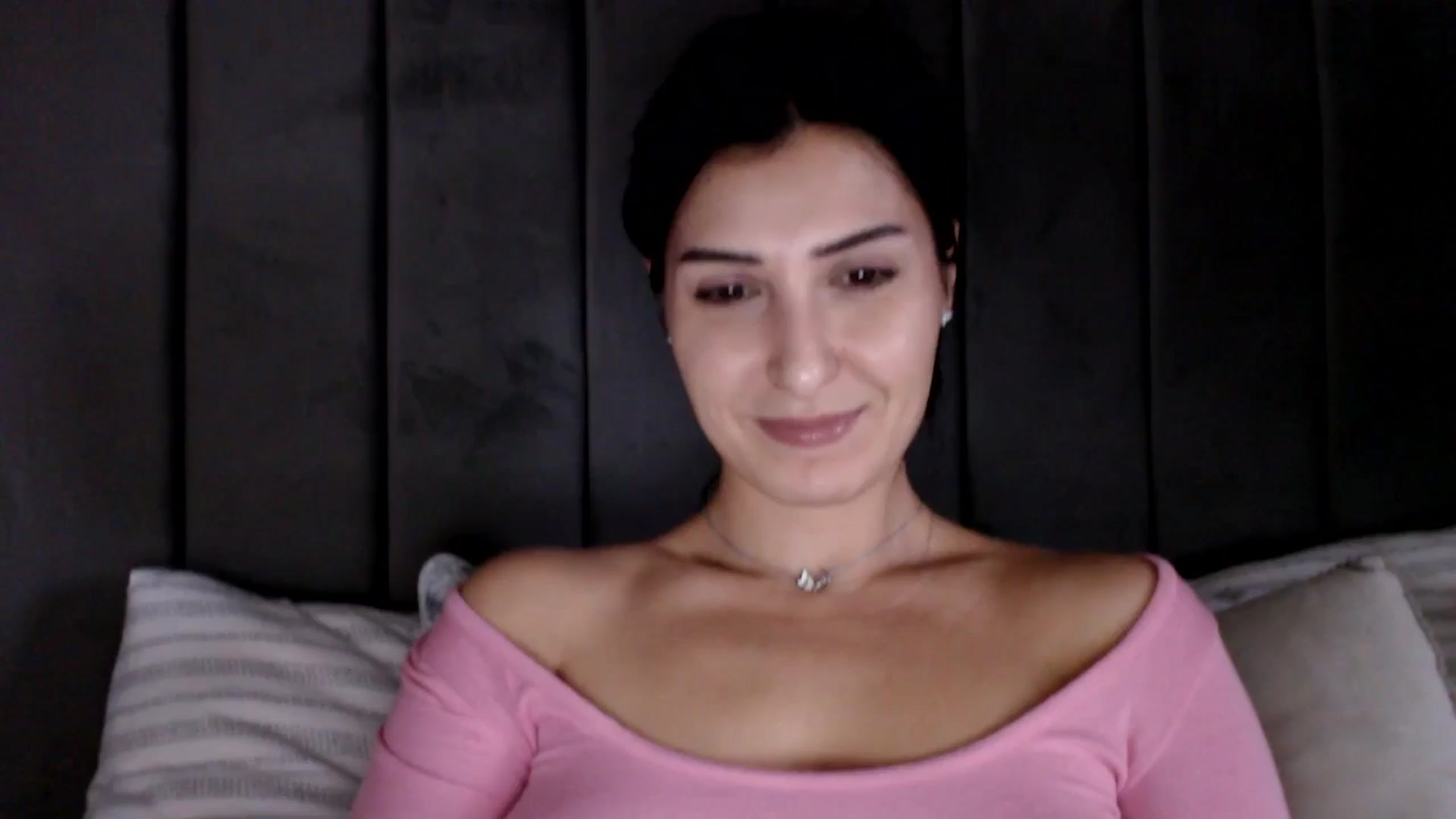Gallery image thumbnail from LavIson's myfreecams stream on, 02/07/2025, 13:29 image 16 of 20