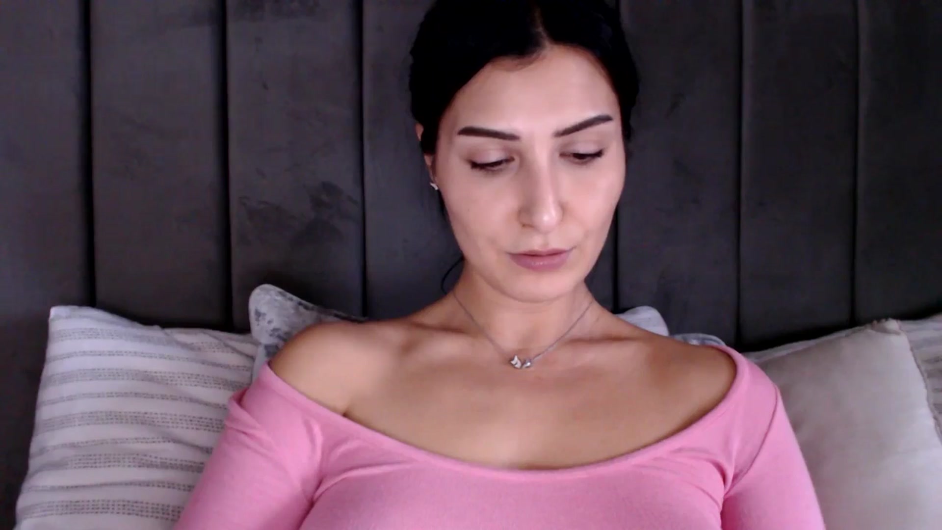 Gallery image thumbnail from LavIson's myfreecams stream on, 02/07/2025, 14:19 image 10 of 20