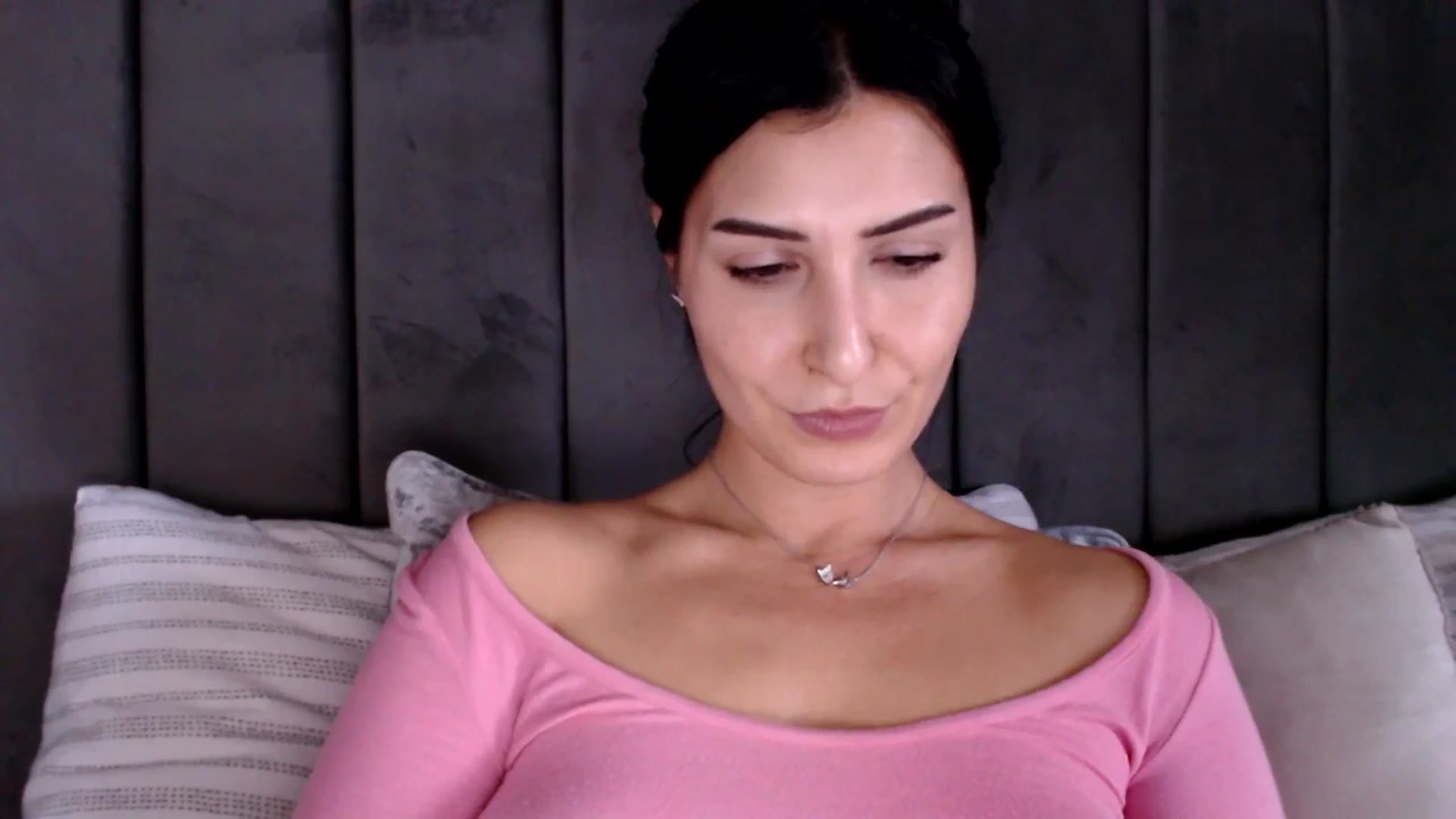 Gallery image thumbnail from LavIson's myfreecams stream on, 02/07/2025, 14:19 image 4 of 20