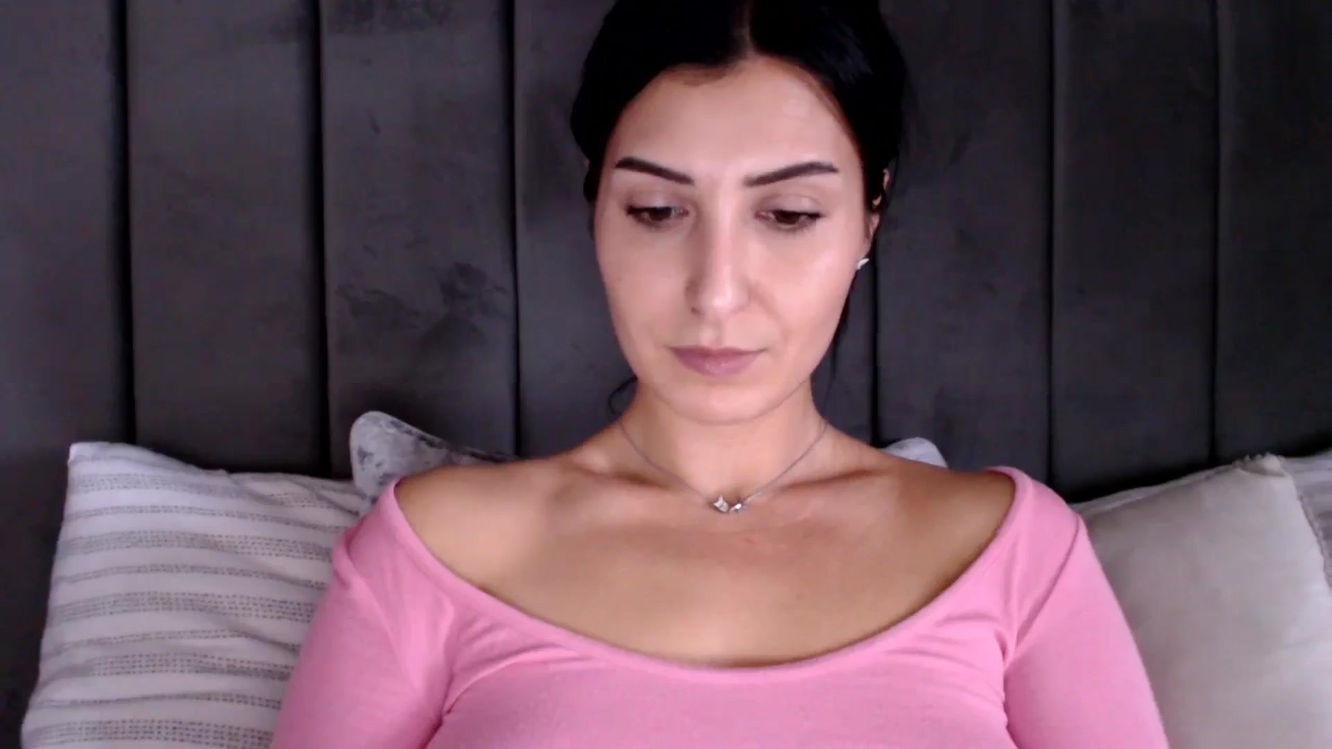 Gallery image thumbnail from LavIson's myfreecams stream on, 02/07/2025, 14:19 image 2 of 20