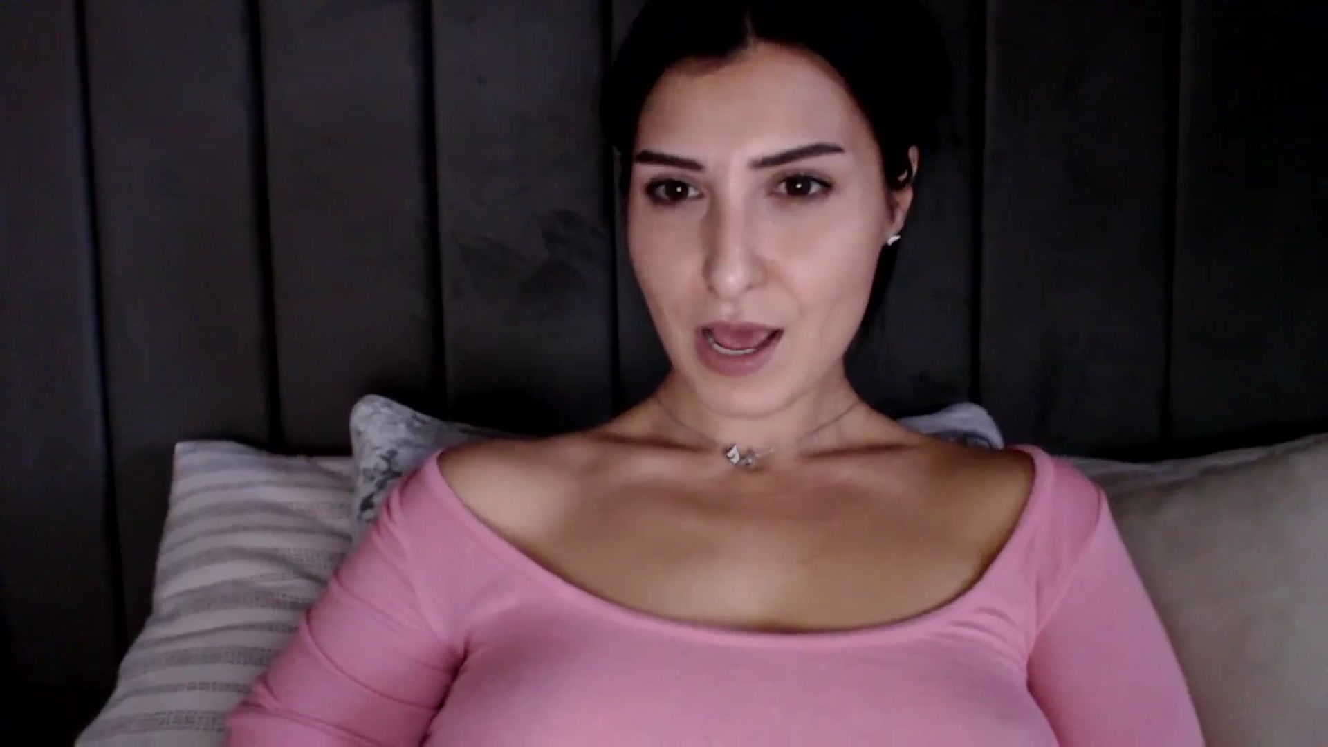 Gallery image thumbnail from LavIson's myfreecams stream on, 02/07/2025, 14:49 image 10 of 20