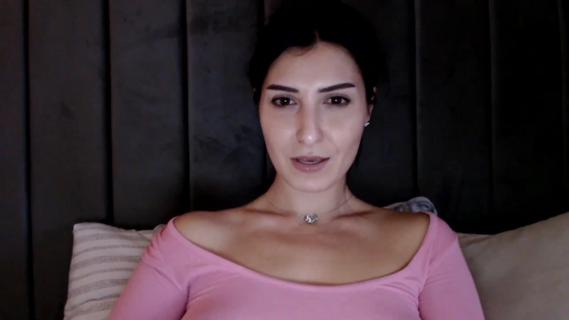 Gallery image thumbnail from LavIson's myfreecams stream on, 02/07/2025, 15:53 image 9 of 20